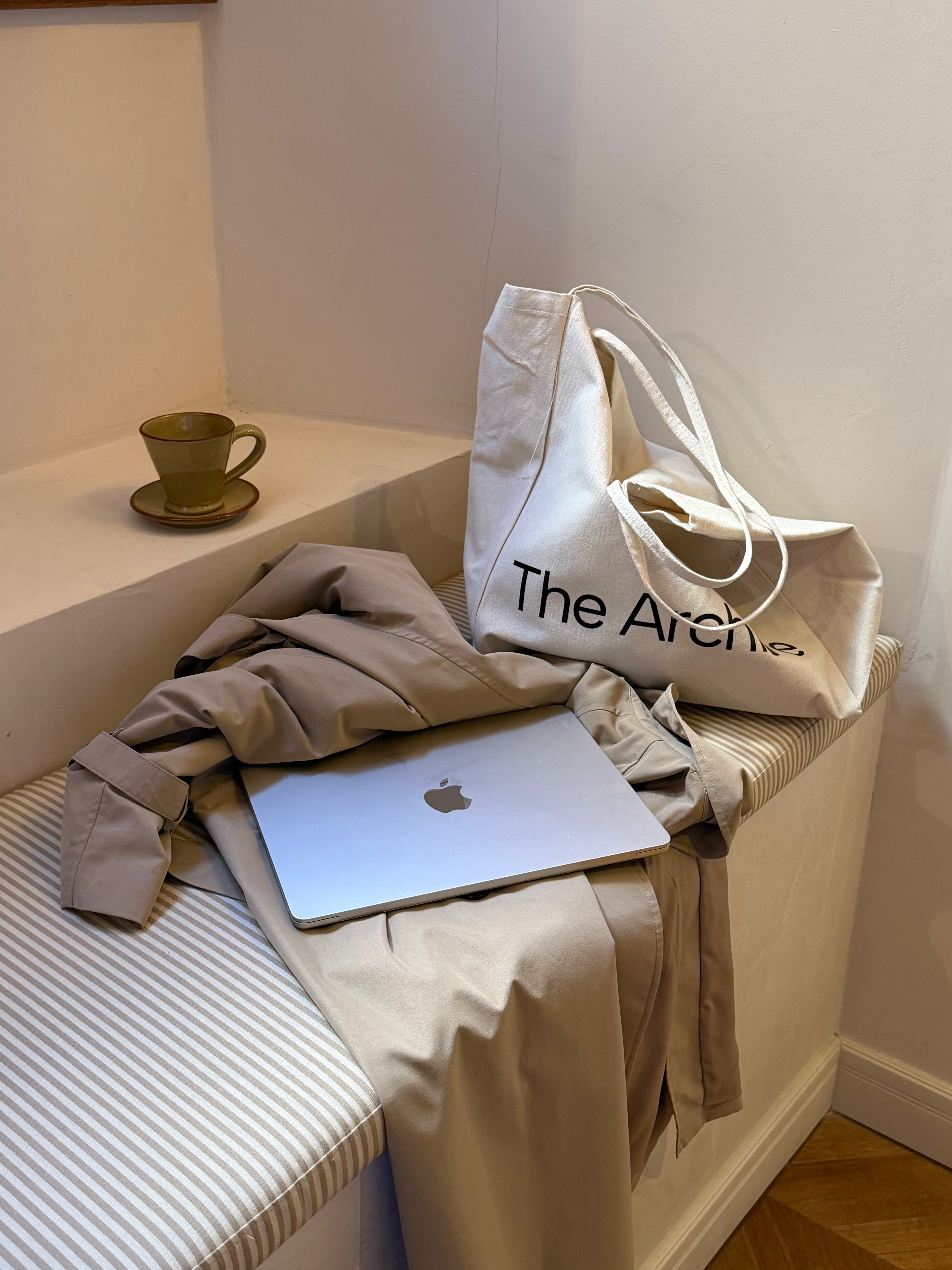 THE ARCHIVE Tote bag