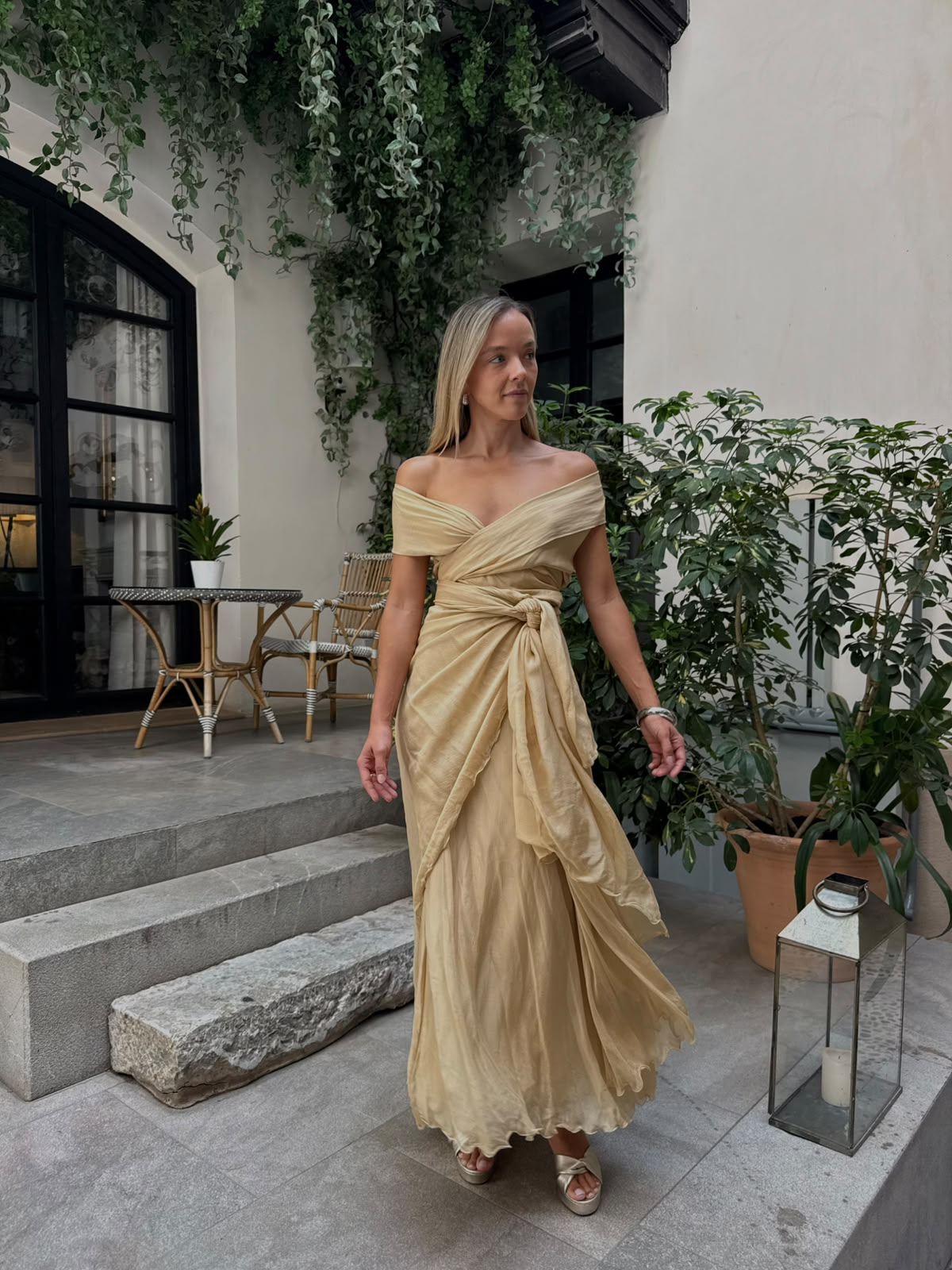 Cortana Vestido Multiposición Champagne 100% Seda